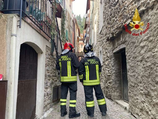 Badalucco: odore di gas da un'abitazione, intervento dei Vigili del Fuoco per soccorrere un'anziana