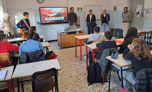 Imperia: l'assessore regionale Marco Scajola in visita alla scuola &quot;Littardi&quot;