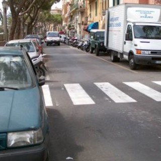 Sanremo: inversione del senso di marcia in via Nino Bixio durante l’isola pedonale