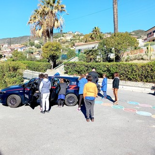 Bordighera: i Carabinieri hanno incontrato gli studenti della scuola Primaria di Ospedaletti