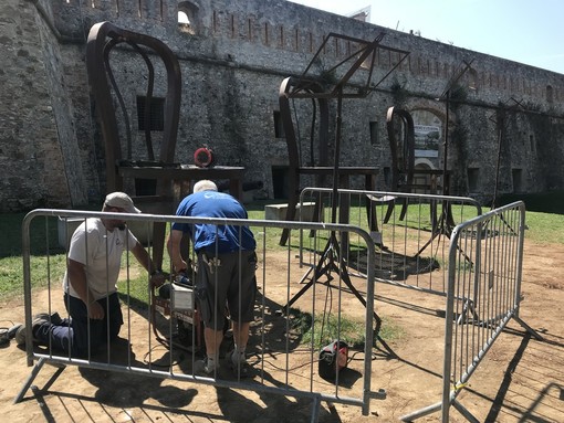 I lavori per la riparazione del leggio