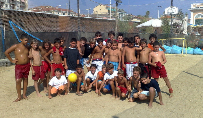 Bordighera: grande giornata di beach soccer oggi ai 'Bagni Kursaal'