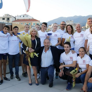 Sanremo: nell'ambito dell'iniziativa 'Via le mani' lo 'Zonta Club' ieri alla Coastal Rowing' della Canottieri