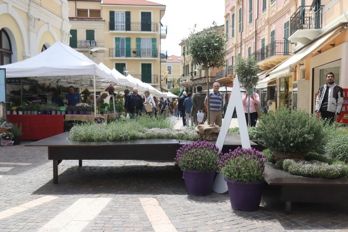 Terzo e ultimo giorno per Aromatica a Diano Marina: attivo anche il servizio navetta