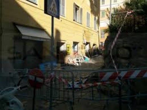 Imperia: attentato in via Del Collegio. Il Comune stanzia 10mila euro per gli abitanti del condominio distrutto