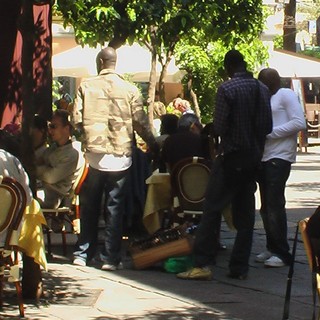 Sanremo: venditori abusivi in centro, un lettore risponde a Franco Ventimiglia