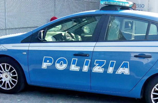 Sanremo: in giro con droga e coltelli, la Polizia ferma due tunisini che avevano anche tentato un furto