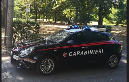 Bordighera, nasconde in tasca  tre dosi di hashish: 19enne arrestato dai carabinieri