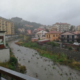 Imperia: allerta meteo, scrosci d'acqua e forte vento spazzano la città. Situazione al momento sotto controllo (Foto e Video)