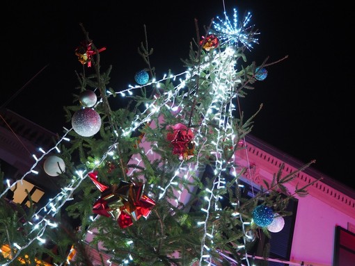 Sanremo: domenica 1° dicembre l'accensione dell'albero di Natale al Carrefour di San Martino