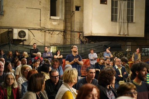 Lorenzo Oggero, interviene durante l'assemblea di venerdì sera