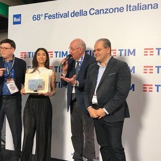 Alice Caioli riceve il premio AFI per le Nuove Proposte: stasera l'esordio sul palco dell'Ariston