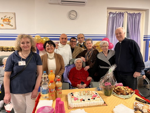 Sanremo: festa per il 103esimo compleanno della nonnina Agata al Piccolo Cottolengo (foto)