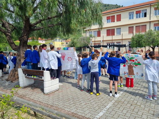 A scuola di legalità al Comprensivo n° 2 Cavour di Ventimiglia con la dottoressa Flavia Fiumara in occasione del 23 Maggio