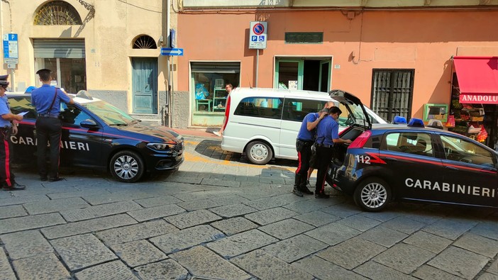 Imperia, accoltellamento in via Cascione: ferito un giovane straniero. Indagano i carabinieri (foto)