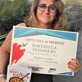 Fiera del Peperone di Carmagnola: premiata la scrittrice imperiese Raffaella Fenoglio  per i libri e le ricette a basso indice glicemico.