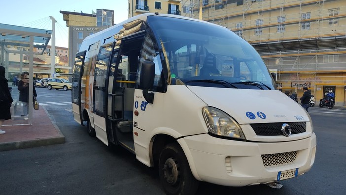Autobus in provincia di Imperia: parco mezzi molto datato, indagine della Continetal sul trasporto pesante