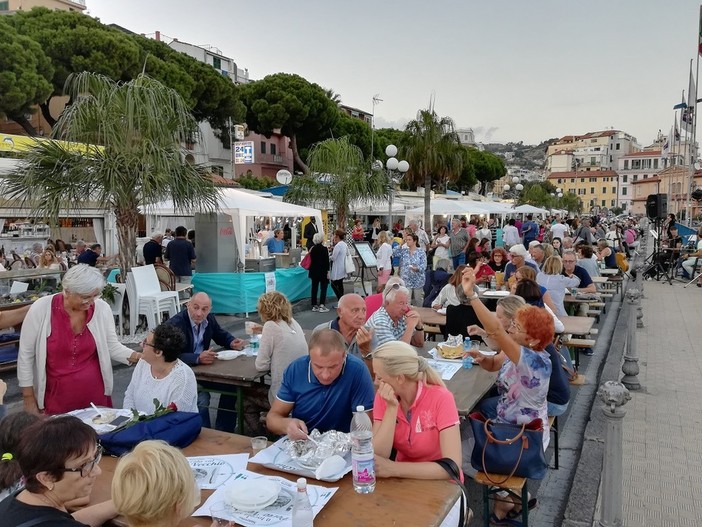 Sanremo: questa sera dalle 19 ultima giornata per “A tavola sul Porto Vecchio”