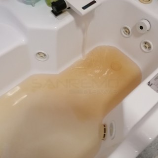 Sanremo: acqua maleodorante color ruggine per alcune abitazioni di Borgo Tinasso