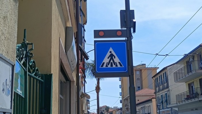 Nuovi attraversamenti pedonali luminosi a Vallecrosia, al via i lavori (Foto)