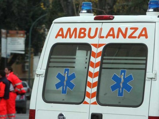 San Lorenzo al Mare: scontro auto-moto sulla via Aurelia, due feriti trasportati in ospedale