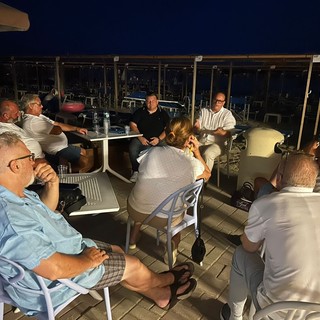 Arma di Taggia, incontro tra Confesercenti, Fiba e balneari, Oneglio: &quot;Al via coi bandi, ma sono diversi da comune a comune&quot; (Foto e video)