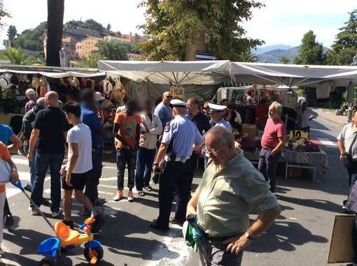 Ventimiglia: mercato presidiato da Polizia, Carabinieri, Finanza e Vigili Urbani. La prevenzione funziona