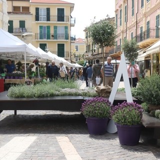 Terzo e ultimo giorno per Aromatica a Diano Marina: attivo anche il servizio navetta