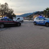 Ventimiglia, aggressione sul lungomare: forze dell'ordine in azione (Foto)