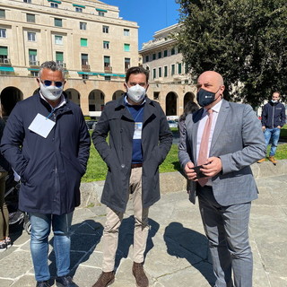 L’Assessore regionale al turismo e lavoro Gianni Berrino a manifestazione fipe: &quot;È un dovere per me essere qui oggi in piazza”