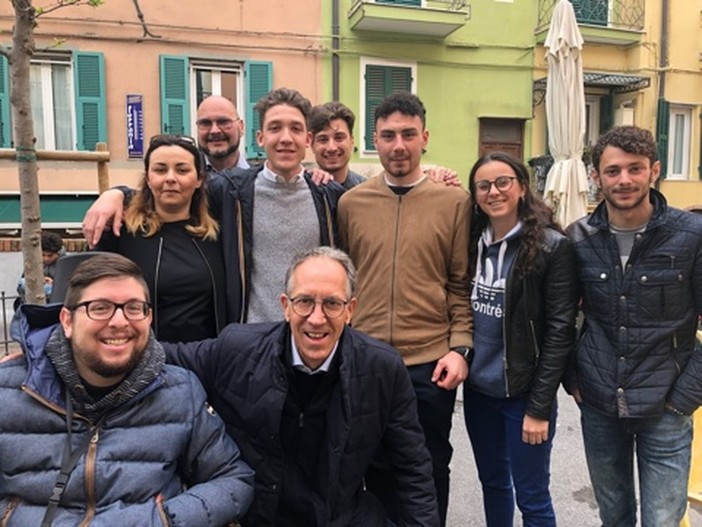 Coldirodi: tante persone in piazza San Sebastiano per  l’incontro con Alberto Biancheri ed i candidati Alessandro Marenco, Federico Adorno, Davide Costo e Lorenzo Micolucci