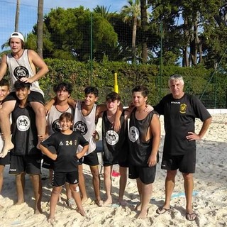 Pallamano, i Blak Corsairs di Ventimiglia si aggiudicano il torneo di Beach Handball, Trofeo Picaud a Cannes (foto)