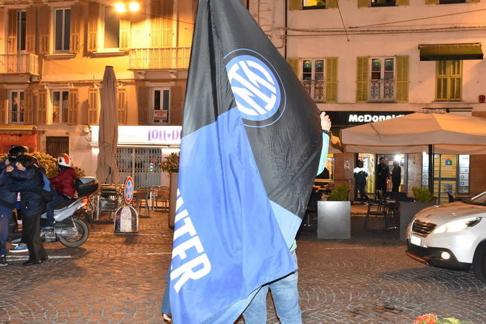 Calcio, l'Inter vince il ventesimo scudetto: festa a Ceriana