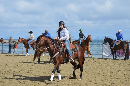 Arma di Taggia: durante 'Barrel on the beach' l'animazione dell'associazione 'Old Wild West'