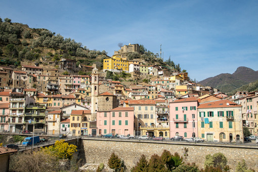 Badalucco: fino al 18 maggio alla 'UpArte', la mostra internazionale ‘La grande via della seta’