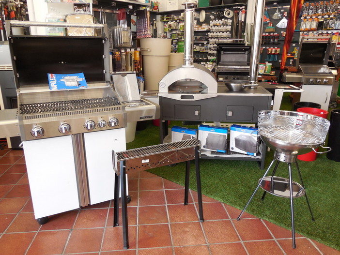 Tempo di barbecue, minipiscine e arredamenti per esterni: scegli da Benza il meglio della produzione italiana