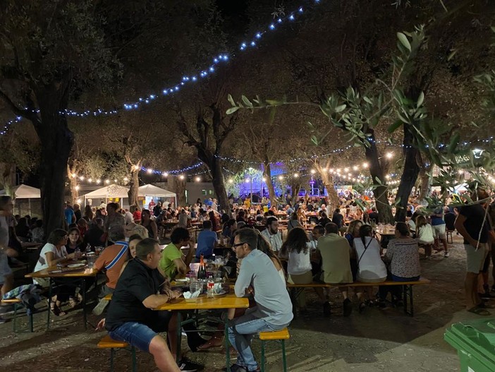 Bordighera: questa sera ultimo appuntamento con ‘BEERinBO’, Festival di Birra &amp; Cucina ai Giardini Lowe