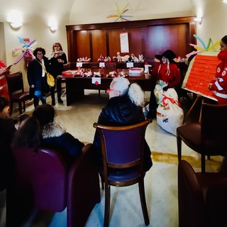 Sanremo: ieri pomeriggio, tappa a Coldirodi della Befana della Croce Rossa (foto)