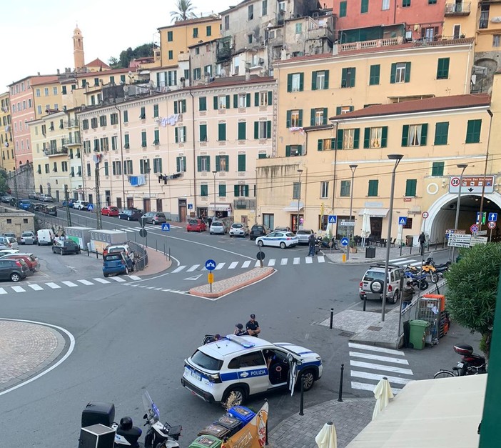 Troppi bivacchi e 'bevitori seriali', il comitato di quartiere del Borgo di Ventimiglia: &quot;Realizzare punto di presidio&quot;