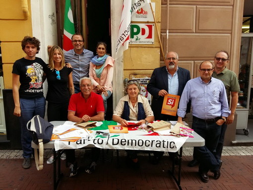 Imperia: banchetto informativo del Partito Democratico in vista del referendum costituzionale.