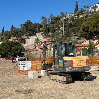 Bordighera, degrado in Arziglia. Laganà: &quot;Iniziato intervento di recupero dell'ex campo sportivo&quot; (Foto)