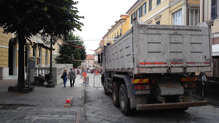 Imperia: il 9 ripartiranno i lavori di pedonalizzazione di via Cascione. Commissionato un progetto per l'eliminazione delle barriere architettoniche all'ingresso dei negozi