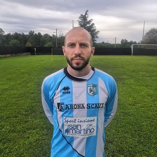 Fabio Di Mario con la maglia dell'Arona