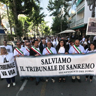 Sanremo: almeno 200 persone al corteo di protesta contro l'accorpamento del tribunale