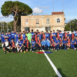 Calcio giovanile. Amichevole di lusso tra i Giovanissimi della Dianese&amp;Golfo e l'FC Azzurri Lausanne