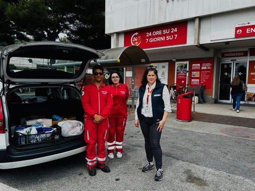 Sanremo: Croce Rossa al Carrefour di Bussana per la colletta alimentare