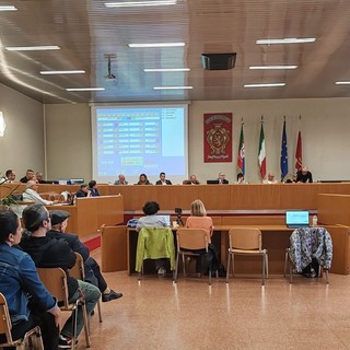 Ventimiglia: scontro in maggioranza per la mozione di Parodi, Forza Italia gli chiede il ritiro prima del consiglio