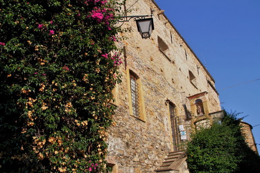 L’esposizione 'La mia canzone – storia del Festival di Sanremo' al Castello dei Clavesana di Cervo