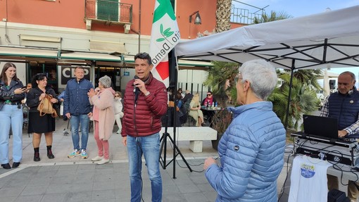 Imperia al voto, per il comizio finale di Ivan Bracco anche il messaggio di Elly Schlein: &quot;Noi siamo il cambiamento&quot; (foto e video)