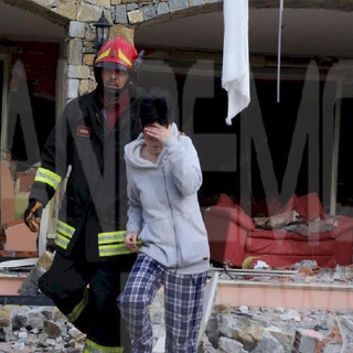 Sanremo: boato e crollo di parte di un'abitazione di via Privata al Sole. All'interno anche Gabriel Garko. L'attore è sotto choc. Condurrà il Festival? (foto e video)